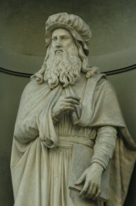 Leonardo Da Vinci's statue